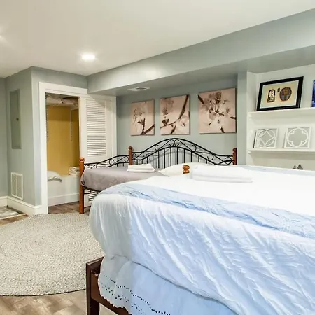 Delightful 1-Br Accommodations Nearby Metro
